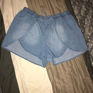 Chambray Flowly Shorts